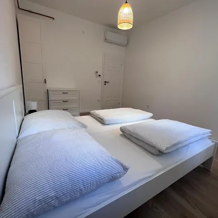 Apartment Boglar